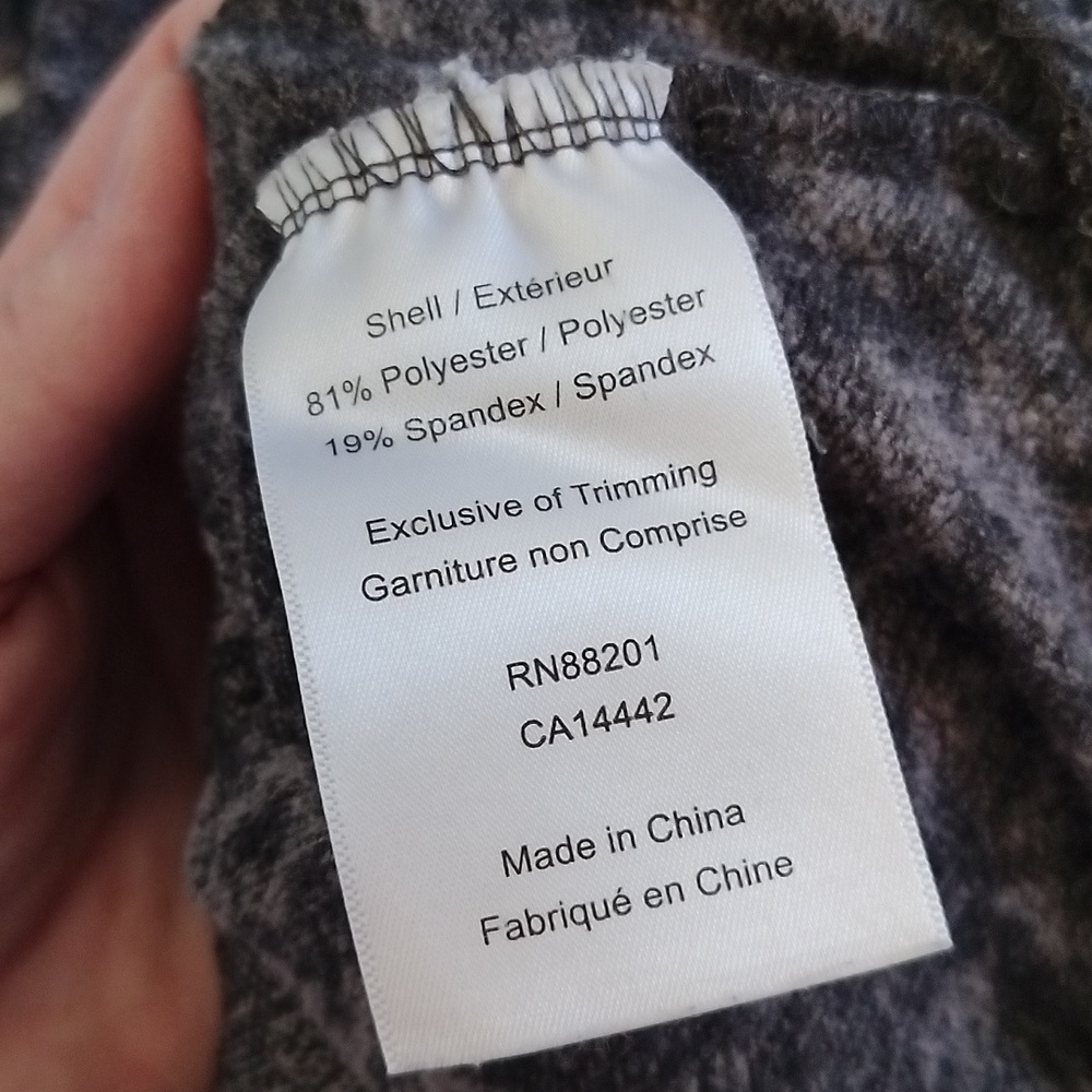 Mondetta Gray Women's Sweater - Picture 6 of 6